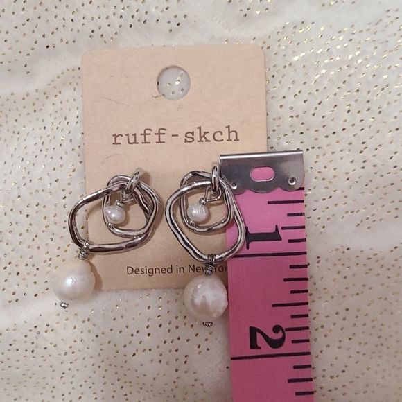 Double dangle and pearl earrings - Picture 4 of 4